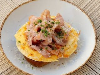 Scremble z truflami na brioszce z mortadelą (250g)