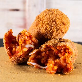 Supplì con ragù di salsiccia e mozzarella - 2 pezzi