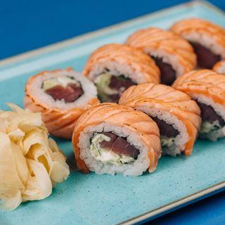 Tuńczyk, majonez, por, ogórek - łosoś opiekany