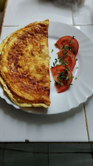 Омлет със сирене (300г)