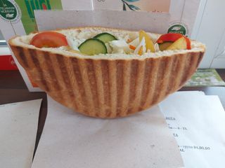 Хамбургер с луканка и кашкавал (300г)