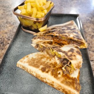 Кесадия с телешко дърпано