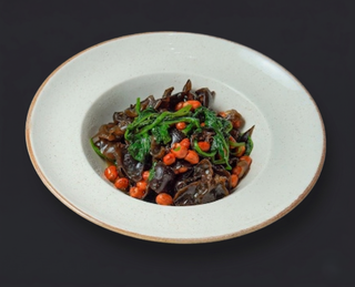 Шпинат с черными грибами (350г)