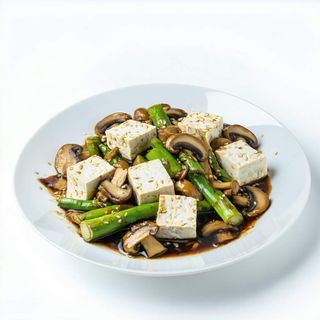 Tofu con Bambú y Setas Chinas