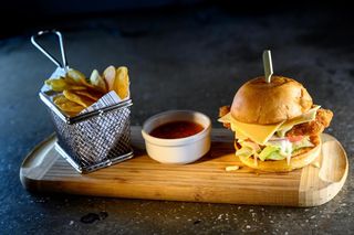 Бургер с пилешко месо в панко (500г)