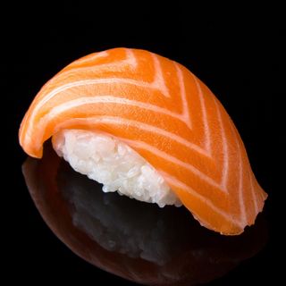 96. Nigiri De Salmó (2 Uds.)