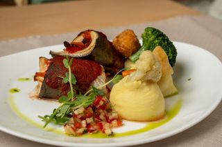 File de păstrăv umplut cu legume