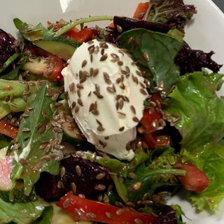 Салат с печёной свеклой (290 гр.)