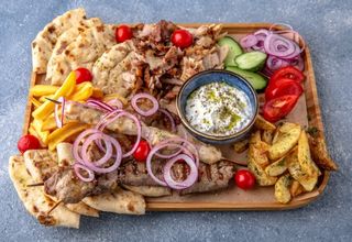 Asorti Souvlaki & Costita