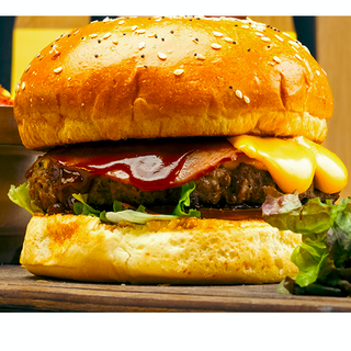 Menú Hamburguesa De Tocino Y Angus