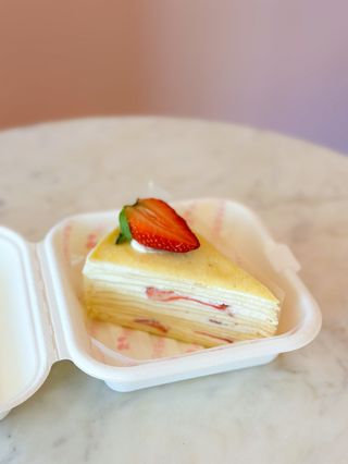 Mille Crepe  de Chocolate blanco y Fresas