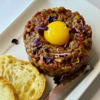 Тар тар з телятини з грінками (200г)