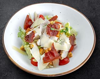 Салата цезар с пиле (350г)