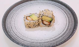California de pollo con aguacate y sésamo (8 pzs.)