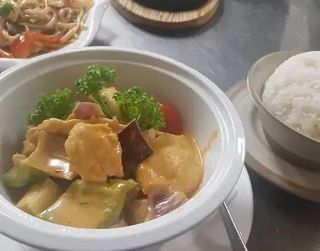 330. Pollo Con Curry Rojo Tailandés (Muy Picante)