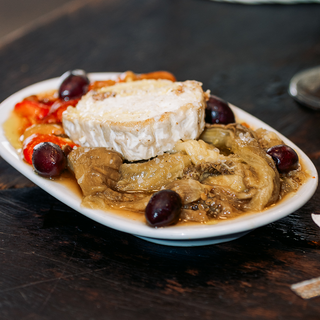 Escalivada amb rulo de cabra