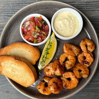 Хвости креветок з овочевим тар-таром (180г)