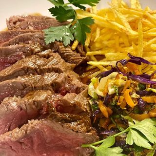 Rosbife à Inglesa c/Batata Frita e Esparregado