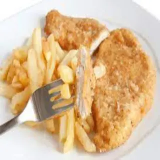 Pollo Empanado Y Patatas Fritas