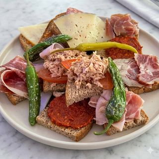 2 Rebanadas De Atún Y Queso