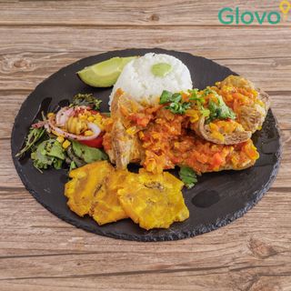 Sobrebarriga en salsa criolla