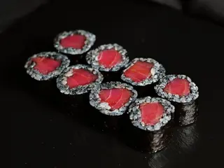 Black Maki z tuńczykiem (8szt) (120g)