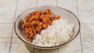 ქათამი ტკბილ-ცხარე სოუსით + ბრინჯი ბასმათი