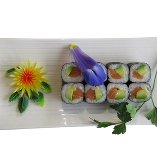 MAKI DE SALMON Y AGUACATE  8U