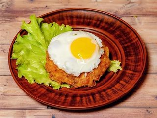 Біфштекс з яйцем ( 160г)