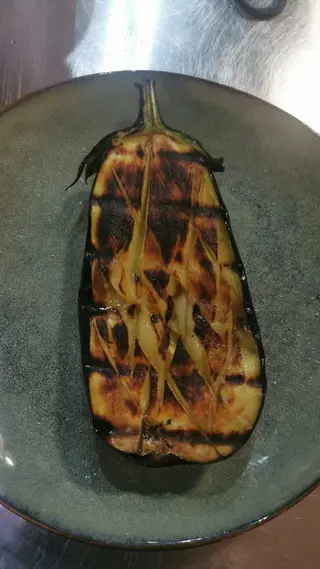 Berenjena a la brasa (V)