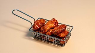 ფრთა ტკბილ ცხარე სოუსით  5 ცალი