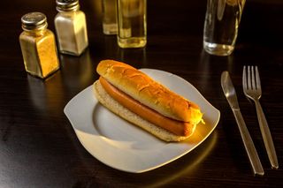 Hot-dog cu cartofi pai