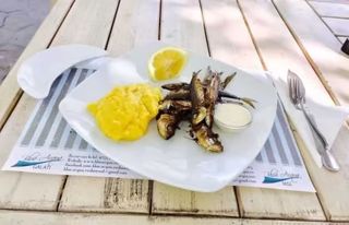 Sardina prajita, mamaliguta si mujdei