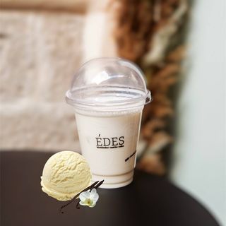 Ванільний молочний коктейль