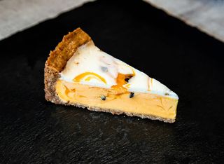 Cheesecake mango și fructul pasiunii