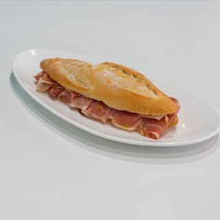 Bocadillo especial de milanesa