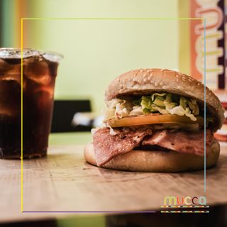 Hamburguesa Con Huevo Y Bacon