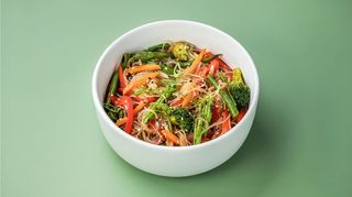 Локшина рисова з овочами