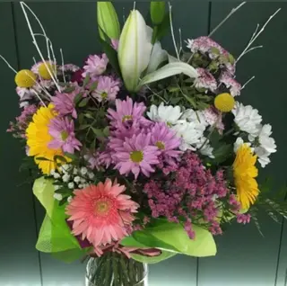 Ramo De Flores Del Florista Mediano