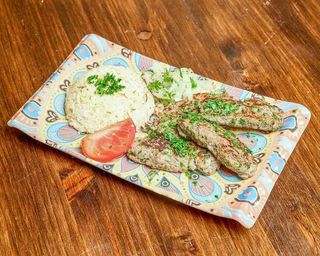 Kafta plato con arroz