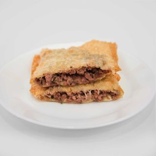 PASTEL CARNE E QUEIJO