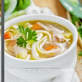Куриный суп с домашней лапшой