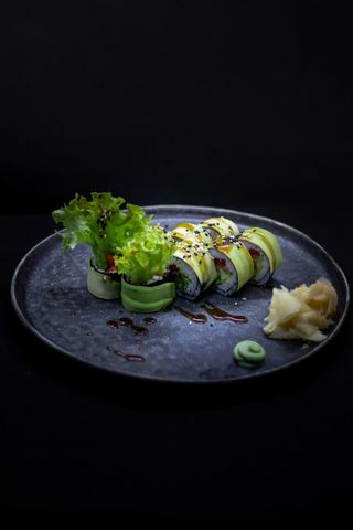 Рол Зелений дракон веганский (320г)