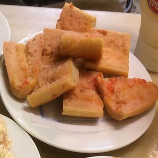 Ración de pan con tomate