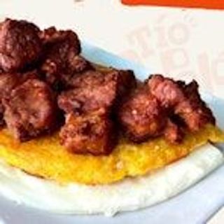 Cachapa con Queso de Mano y Cochino Frito