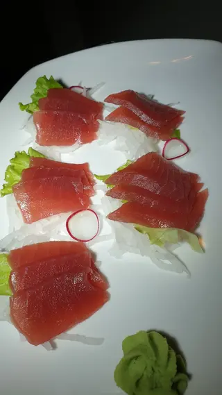 25. Maguro sashimi - 14 pezzi