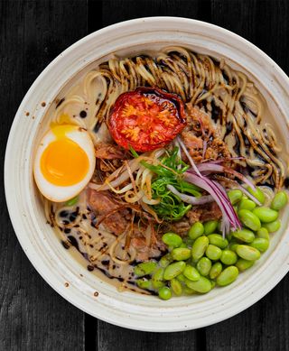 Black pepper paitan ramen