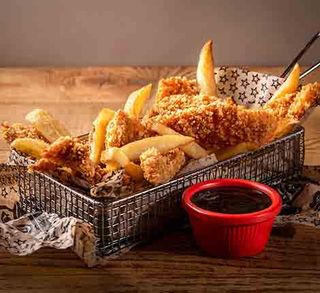 Pollo Broaster Con Patatas Fritas Caseras (Ración)