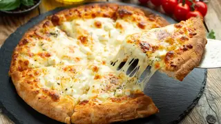 Pizza 4 quesos (30 cm.)