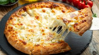 Pizza 4 quesos (30 cm.)